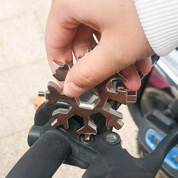 18-in-1 Stainless Steel Snowflakes Multi-Tool - TumTum